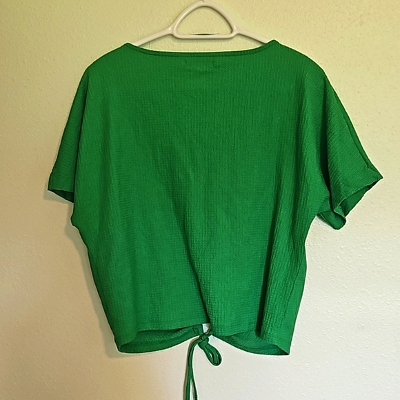 ZARA SZ.L V neck top with key hole front. - Picture 4 of 6